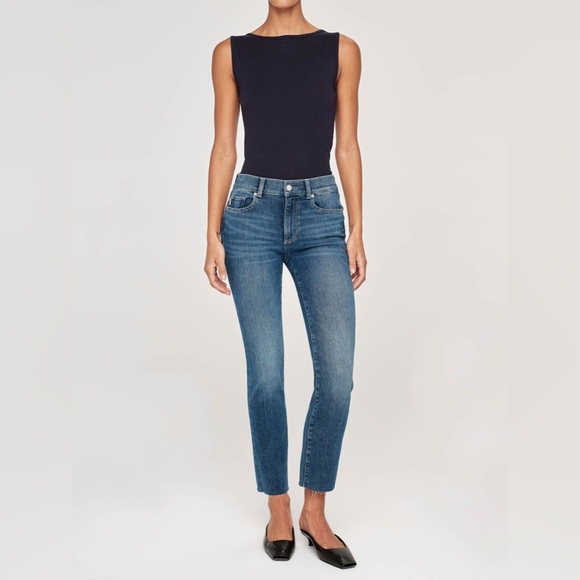 DL1961 Mara cropped light blue raw hem straight jean sustainable denim - Picture 1 of 7